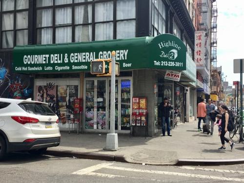 中國(guó)僑網(wǎng)紐約華埠堅(jiān)尼路雜貨店頻被搶。(美國(guó)《世界日?qǐng)?bào)》/俞姝含 攝)