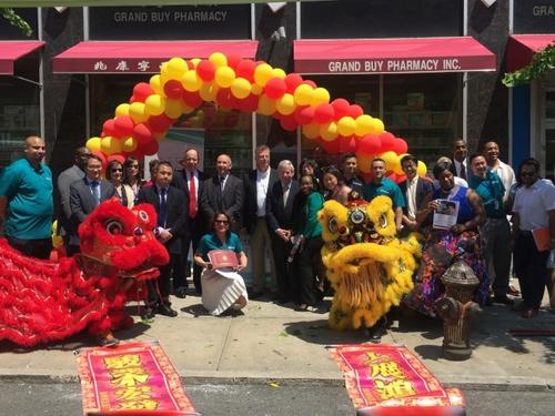 中國僑網(wǎng)城市保健計(jì)劃在8大道48街的亞洲人平等會設(shè)立服務(wù)站。(美國《世界日報(bào)》/城市保健供圖)