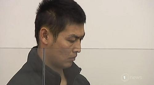 中國(guó)僑網(wǎng)于正航出庭受審。(新西蘭天維網(wǎng)/視頻截圖)