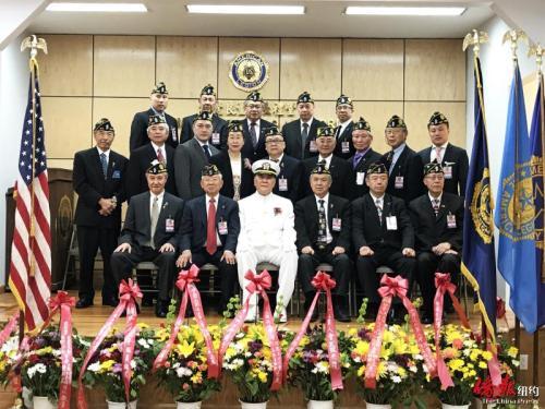 中國(guó)僑網(wǎng)紐約華裔退伍軍人會(huì)第七十三屆就職典禮職員合影。(美國(guó)《僑報(bào)》/陳辰 攝)