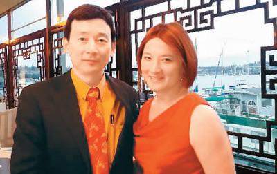 中國僑網(wǎng)圖為宋曉男(左)和華盛頓州眾議員葛素玲。