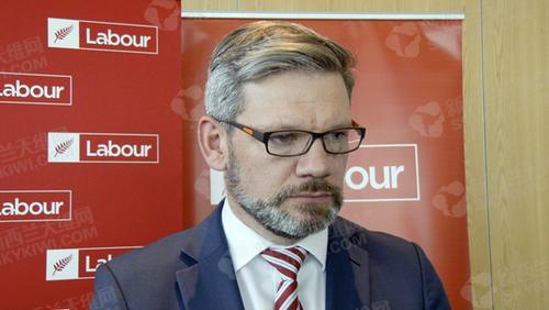 中國僑網(wǎng)工黨移民發(fā)言人Iain Lees-Galloway(新西蘭天維網(wǎng))