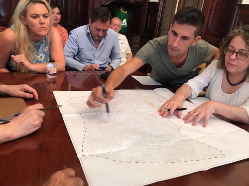 中國僑網(wǎng)討論會現(xiàn)場。(西班牙《歐華報》)