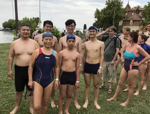 中國(guó)僑網(wǎng)參賽的華人。(歐洲萬(wàn)事達(dá)網(wǎng))