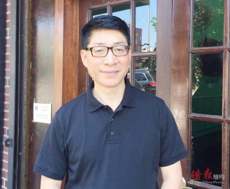 中國僑網(wǎng)嚴(yán)利忠告家長暑期里應(yīng)給孩子一些空間。(紐約《僑報(bào)》/崔國萁 攝)