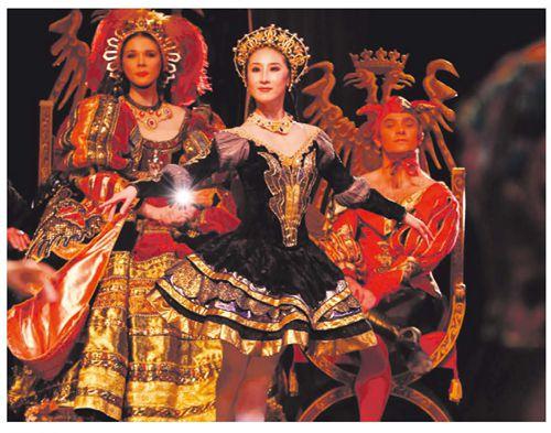 中國僑網(wǎng)劉洋在演出中(新西蘭先驅(qū)報中文網(wǎng))