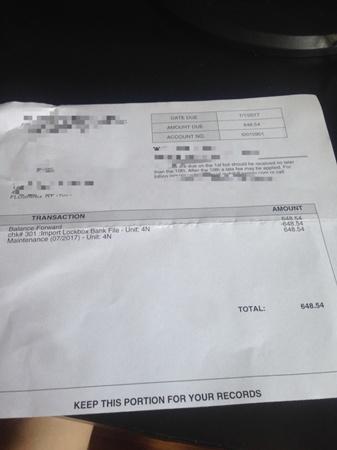 中國僑網(wǎng)住戶每月需付管理費,還被周姓男子要求付加班費。(美國《世界日報》/陳友華提供)