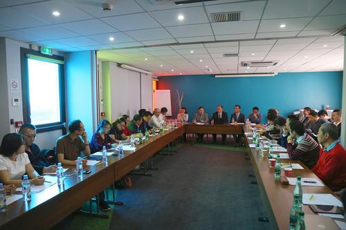 中國(guó)僑網(wǎng)會(huì)議現(xiàn)場(chǎng)。(法國(guó)《歐洲時(shí)報(bào)》/孔帆 攝)