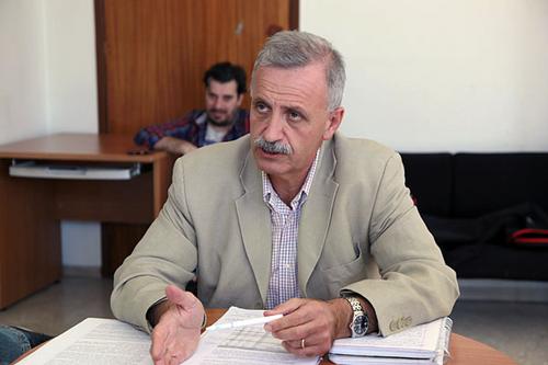 中國(guó)僑網(wǎng)希臘內(nèi)政部移民政策秘書長(zhǎng)克拉帕斯。(《中希時(shí)報(bào)》圖)