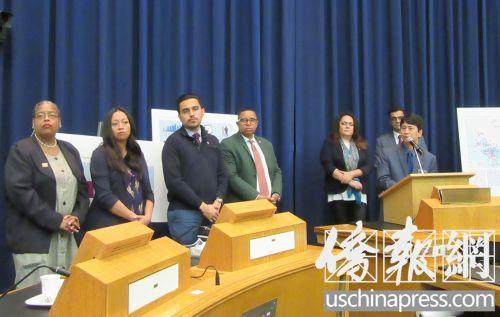 中國僑網洛杉磯縣人類關系委員會向大眾介紹2016年度仇恨犯罪報告。(僑報記者翁羽攝)