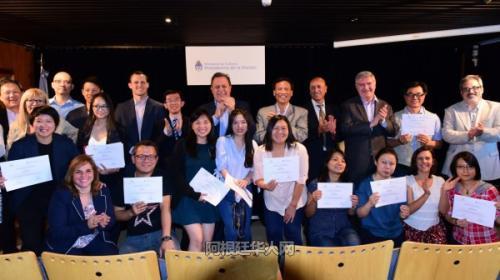 中國僑網(wǎng)獲得合格證的華人。