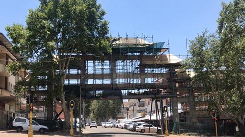 中國僑網約堡唐人街中華牌樓(南)主體完工。 (南非《非洲時報》)