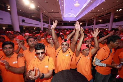 中國僑網外籍勞工中心今晚在胡姬鄉(xiāng)村俱樂部舉辦晚宴,招待1200名客工基層網絡成員。(新加坡《聯(lián)合早報》/ 唐家鴻攝)