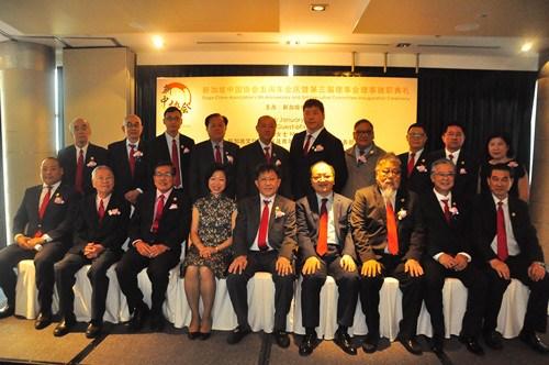 中國(guó)僑網(wǎng)合影。