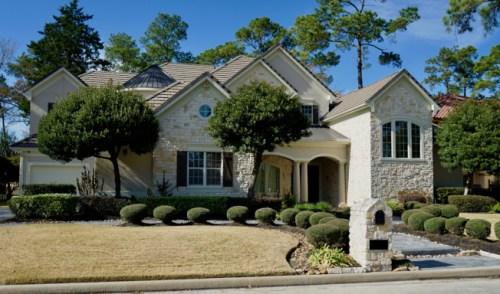 中國(guó)僑網(wǎng)華裔夫婦Bao Lam、Jenny梁在家中遭行刑式槍殺。(美國(guó)《世界日?qǐng)?bào)》/記者陳開 攝影)