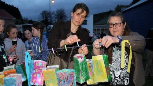 中國僑網(wǎng)2017年10月舉辦的Lawrence中秋燈會(huì)。(新西蘭天維網(wǎng))