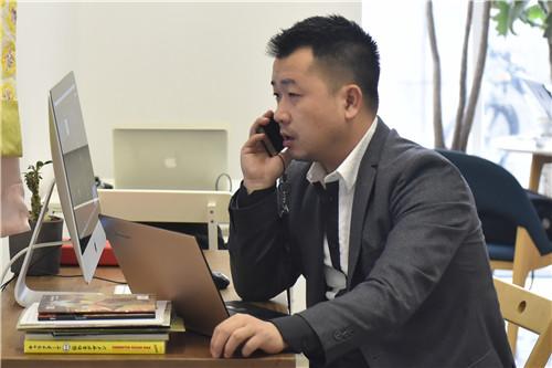 中國僑網(wǎng)工作中的衛(wèi)鐵