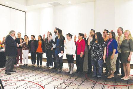 中國僑網(wǎng)陳西娜就職儀式。(加拿大《明報》/伍皚婷 攝)