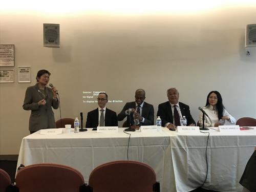 中國僑網(wǎng)紐約大學社工學院聯(lián)合美國亞太社會工作研究所等教育研究機構16日舉辦“當東方遇見西方”中國和其他亞洲留學生在美留學專題座談會。(美國《世界日報》/和釗宇 攝)