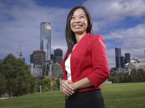 中國(guó)僑網(wǎng)墨爾本市長(zhǎng)華裔候選人楊千慧。(圖片來(lái)源:澳洲中文網(wǎng))