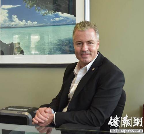 中國僑網(wǎng)共和黨籍加州州長候選人Trevis Allen (美國《僑報》/尚穎 攝)