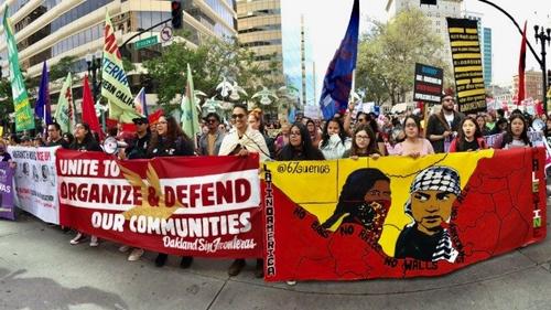 中國僑網(wǎng)不同族裔的工會和社團(tuán)組織共同發(fā)出保護(hù)移民小區(qū)的聲音。(美國《世界日報》/黃少華 攝)