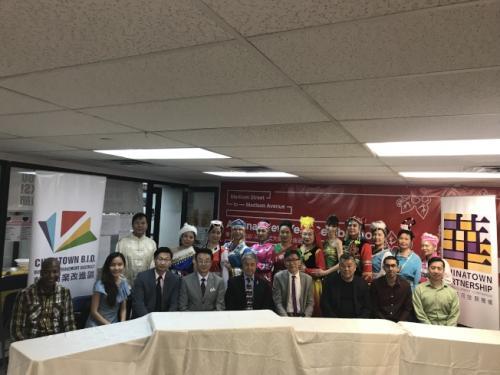 中國僑網(wǎng)華埠共同發(fā)展機(jī)構(gòu)宣布將舉辦“亞太裔傳統(tǒng)節(jié)”。(美國《世界日報》/和釗宇 攝)