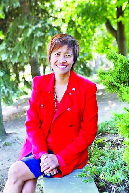 中國(guó)僑網(wǎng)圖為黃素梅(加拿大《明報(bào)》圖片)