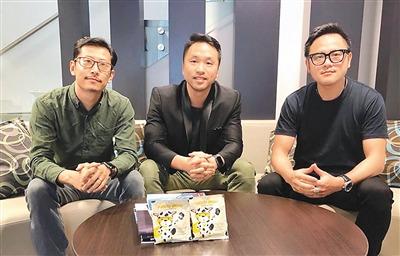 中國僑網(wǎng)在新西蘭創(chuàng)業(yè)的何效鵬(中)、石剛(左)與鄭納祺。 (受訪者供圖)