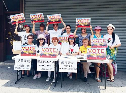 中國僑網(wǎng)選民登記現(xiàn)場。(美國《星島日報》)