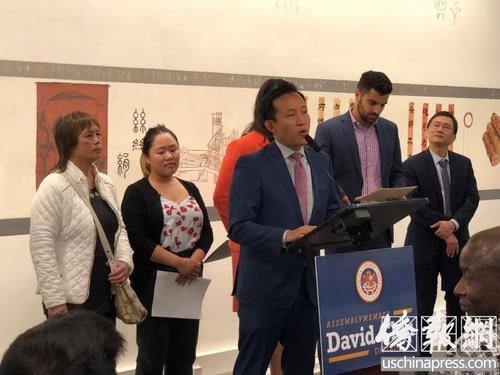 中國(guó)僑網(wǎng)邱信福呼吁大家一起發(fā)出反對(duì)聲音,制止公民身份欄目加入2020人口普查中。(美國(guó)《僑報(bào)》/陳勇青 攝)