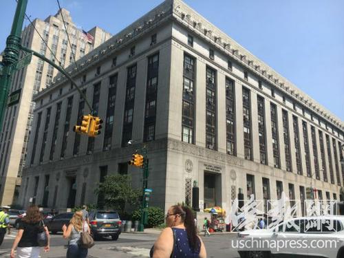 中國(guó)僑網(wǎng)將該建稱(chēng)監(jiān)獄的中央街80號(hào)大樓。(美國(guó)《僑報(bào)》/張晶 攝)