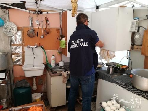 中國僑網(wǎng)被意大利警方查封的華人餐飲外賣店。(意大利華人街)