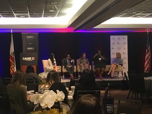 中國僑網現場有許多女性領袖分享自己創(chuàng)業(yè)的成功經驗,展現女性力量。(美國《世界日報》/林佩錦 攝)