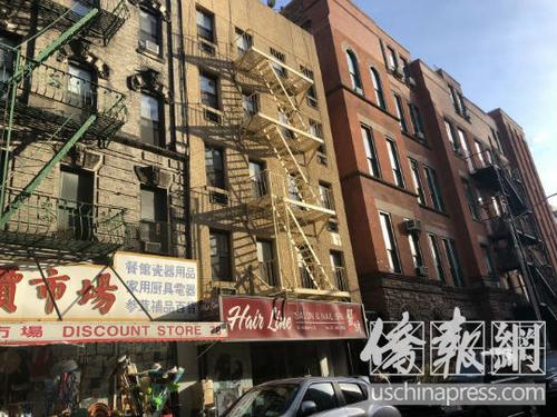 中國僑網(wǎng)華埠住宅樓發(fā)生火災(zāi)驚險。(美國《僑報》/尹英姿 攝)