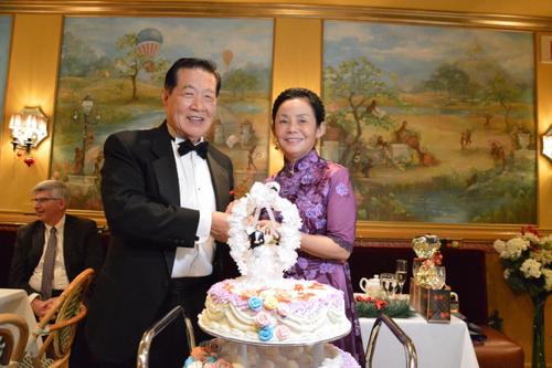 中國僑網(wǎng)“華人神探”李昌鈺和蔣霞萍在美國利奇菲爾德市舉行婚禮。(美國《世界日報》/牟蘭 攝)