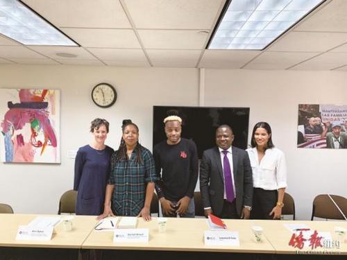 中國僑網(wǎng)紐約移民聯(lián)盟等組織27日舉辦媒體簡報會。(美國《僑報》/楊澄雨 攝)