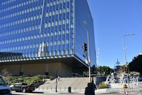 中國僑網(wǎng)洛杉磯市中心的聯(lián)邦地方法院。(美國《僑報》/李青蔚 攝)