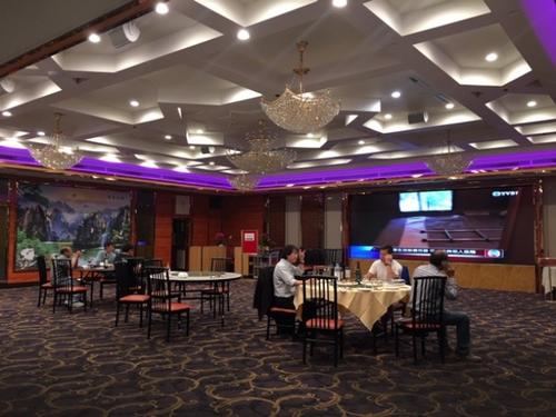 中國僑網(wǎng)柔似蜜市888海珍大酒樓被迫再度推遲開業(yè)時間。(美國《世界日報》/楊青 攝)