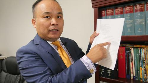 中國(guó)僑網(wǎng)劉龍珠表示換匯不違法,但弄不清對(duì)方錢(qián)的來(lái)路就容易犯下洗錢(qián)罪。(圖片來(lái)源:美國(guó)《僑報(bào)》/高睿 攝)