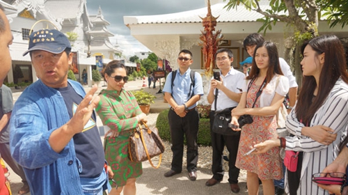 白廟主人向中國游客提建議