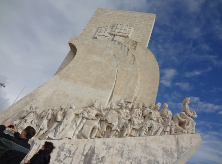 航海家紀(jì)念碑上的人像栩栩如生。(美國《世界日報》/紫桂