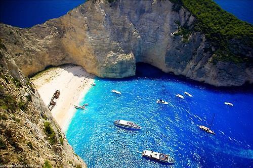 扎金索斯島湛藍(lán)的大海和純白的沙灘