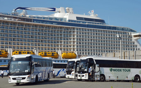 圖為8月10日??吭诟胁┒喔鄣囊凰掖笮陀屋啞#ㄈ毡竟餐纾?/