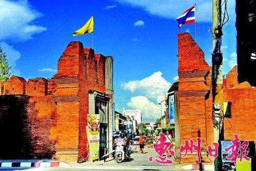 中國僑網清邁塔佩門 圖片來源:惠州日報