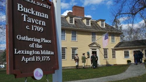 中國僑網(wǎng)圖為華人居民眾多的歷史名鎮(zhèn)勒星頓將提供歷史之旅普通話翻譯服務(wù)。(美國《世界日報》 唐嘉麗/攝)