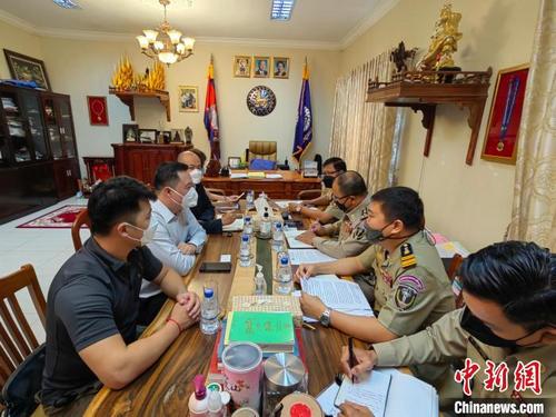 中國(guó)僑網(wǎng)圖為雙方會(huì)面情況。 歐陽(yáng)開宇 攝