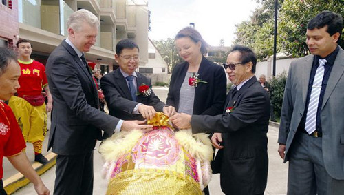 華人服務(wù)社首間位于墾思(Campsie)第五街的高齡頤養(yǎng)院日前舉行了開幕典禮。(澳洲新快網(wǎng))