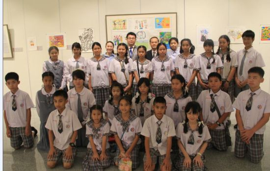 三才師生與中國大使館陳疆文化參贊合影