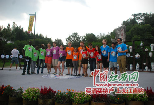 第十三屆漢語橋世界大學生中文比賽在景德鎮(zhèn)古窯取景錄制